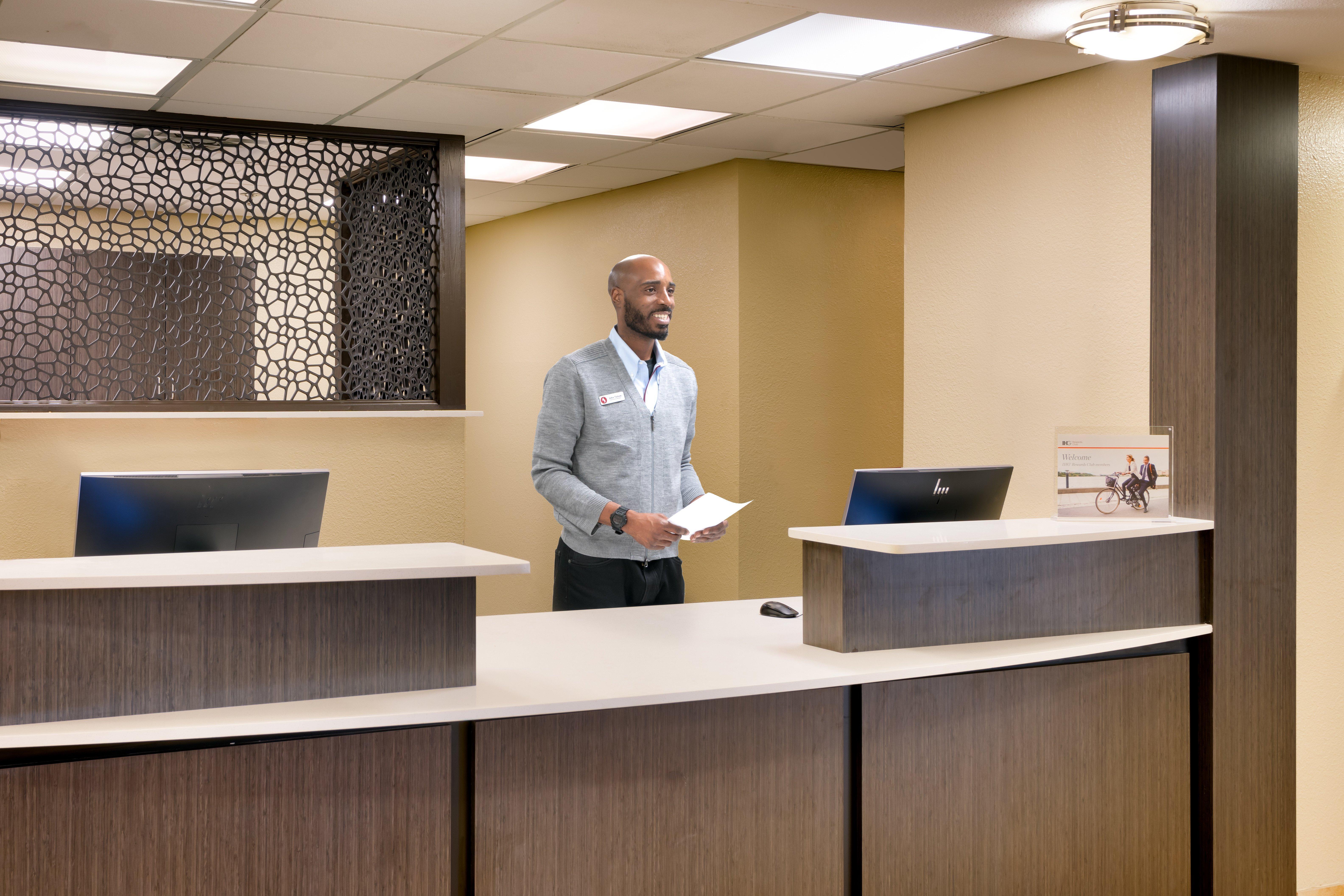 Hotel Candlewood East By Ihg 2*