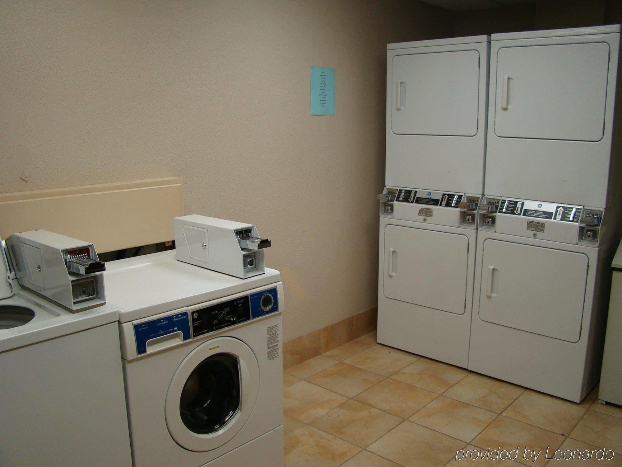 Candlewood East By Ihg Hotel 2*