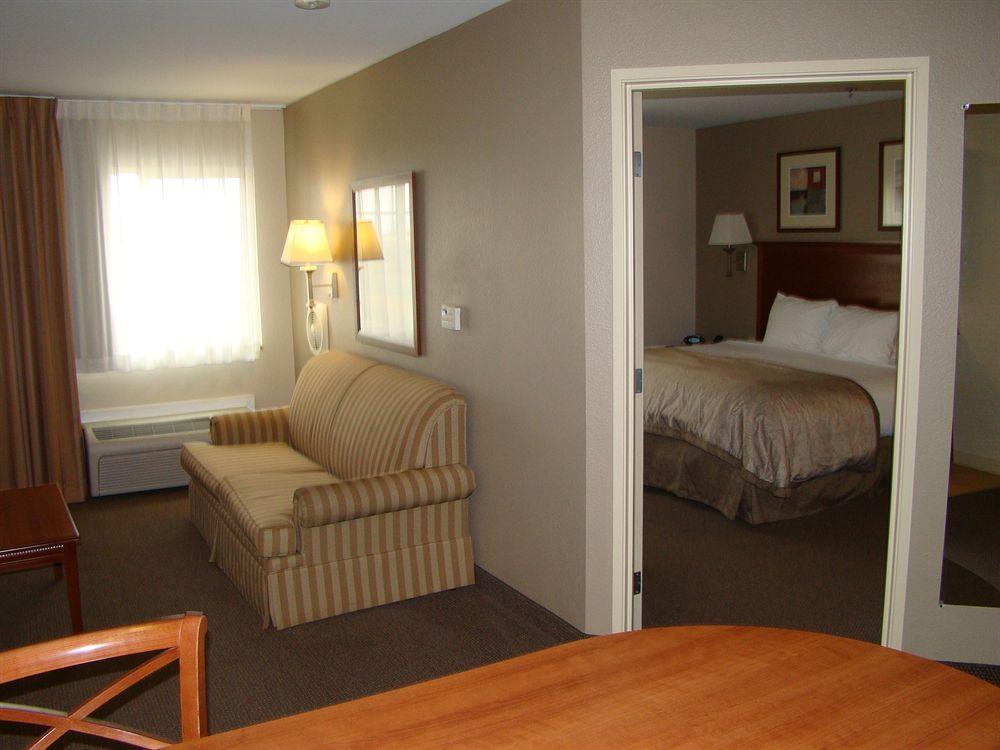 Candlewood East By Ihg Hotel 2*